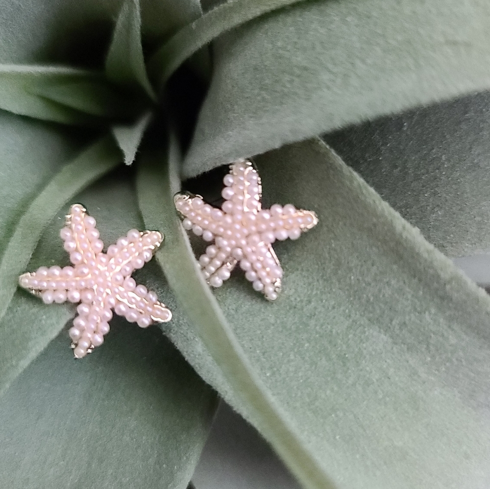 Small gold tone starfish with pearls earrings